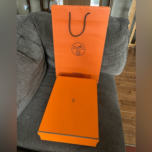 Hermes box and shopping bag bundle - Picture 2 of 14